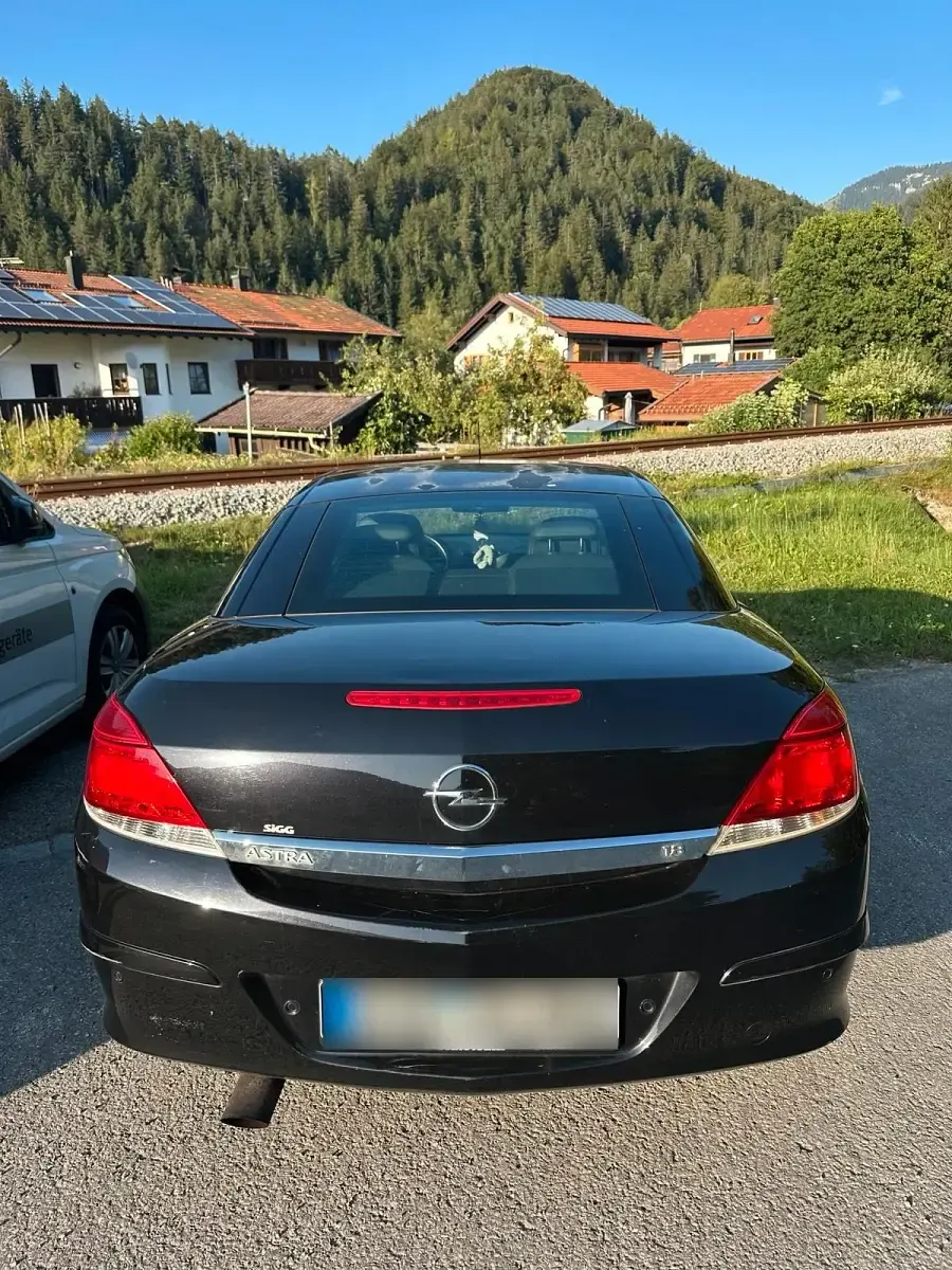 Gebraucht Opel Astra 140 PS (102 kW) 2008 Schwarz Cabrio