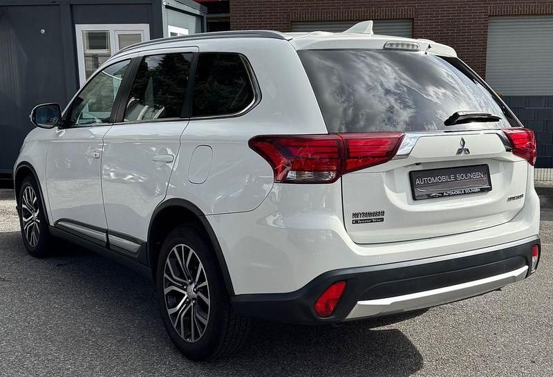 Gebraucht Mitsubishi Outlander Edition 150 PS (110 kW) 2018 Weiß SUV