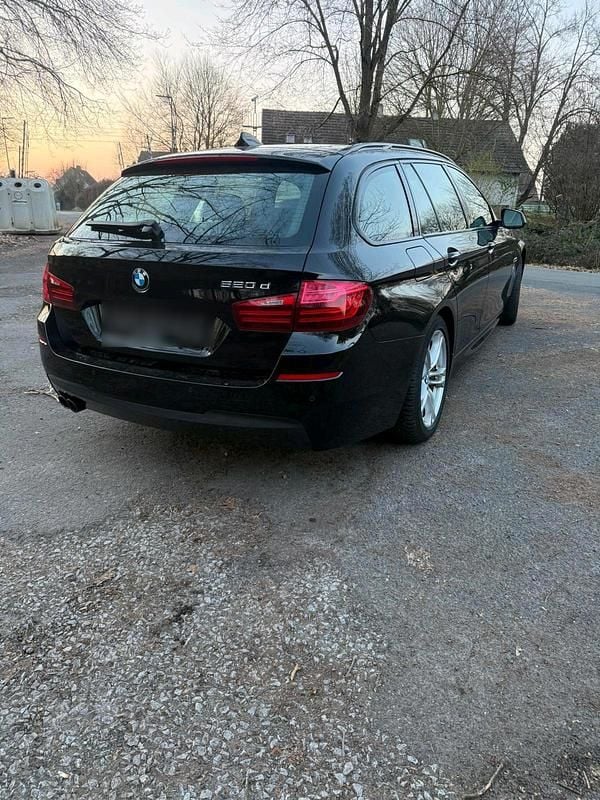 Gebraucht BMW 520 M Sport 190 PS (139 kW) 2014 Schwarz Limousine