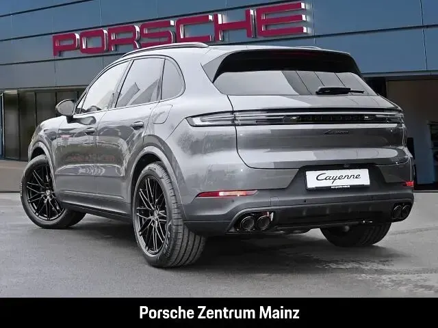 Gebraucht Porsche Cayenne E-Hybrid 470 PS (345 kW) 2025 Grau SUV