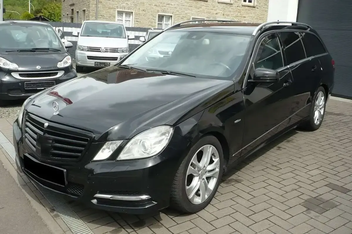 Gebraucht Mercedes E350 Avantgarde 231 PS (169 kW) 2011 Schwarz Kombi