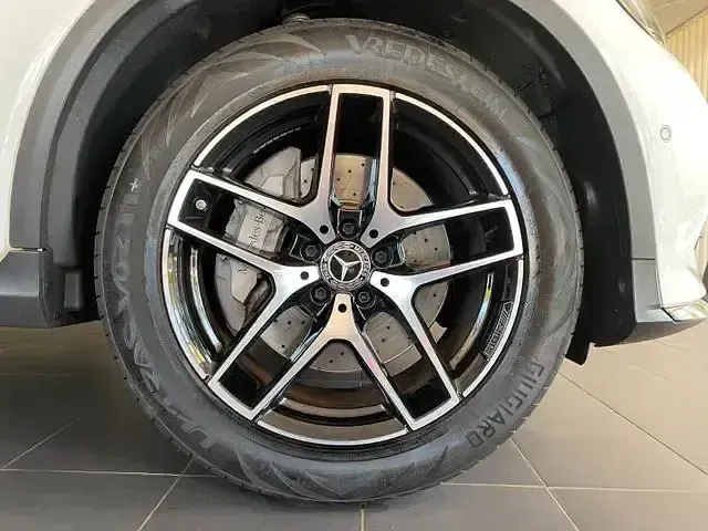 Gebraucht Mercedes GLC250 AMG 211 PS (155 kW) 2019 Weiß SUV