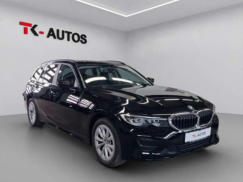 Gebraucht BMW 318 Advantage 150 PS (110 kW) 2022 Schwarz ii/bonnet fluid black Kombi