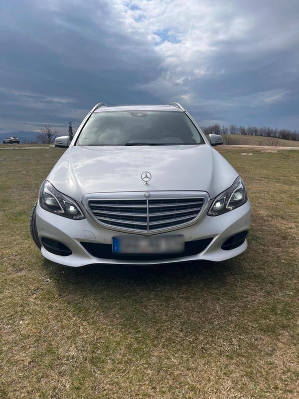 Silber Gebraucht 2016 Mercedes E250 Kombi | 10.400 € (Superpreis) - Bild 1/4
