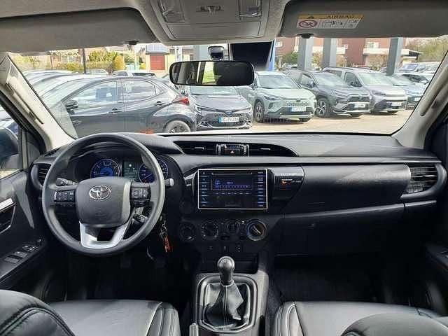 Gebraucht Toyota HiLux 150 PS (110 kW) 2020 Weiß Pickup