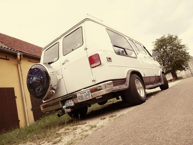Gebraucht Chevrolet G 199 PS (146 kW) 1990 Weiß Van