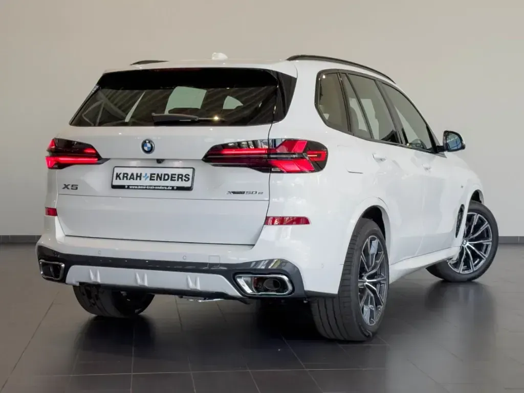 Neu BMW X5 M Sport 489 PS (359 kW) 2026 Weiss SUV