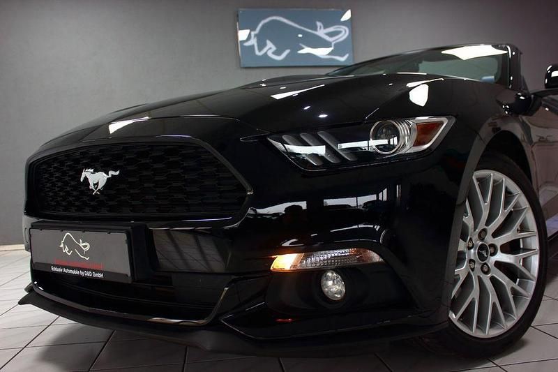 Second-hand Ford Mustang 317 CP (233 kW) 2017 Negru Cabrio