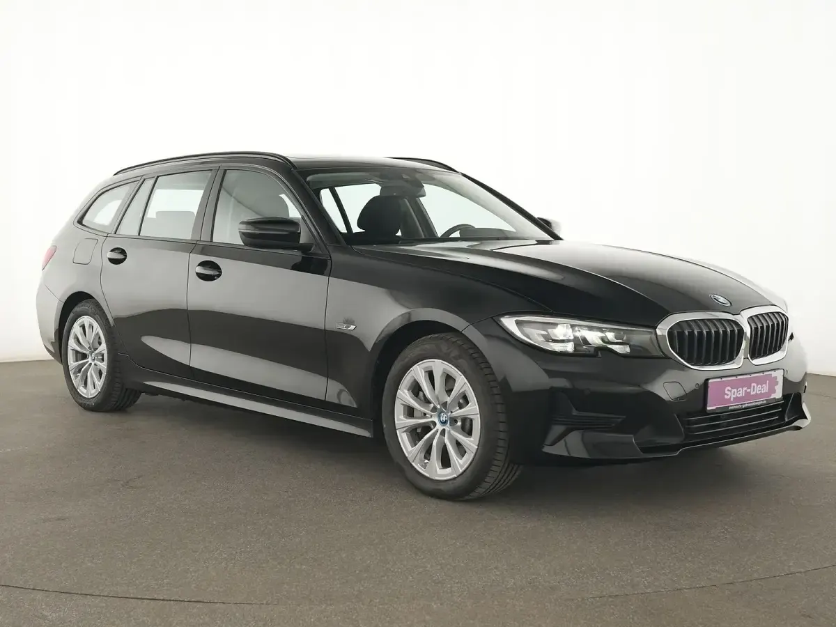 Używany BMW 330e Advantage 252 KM (185 kW) 2021 Czarny Kombi