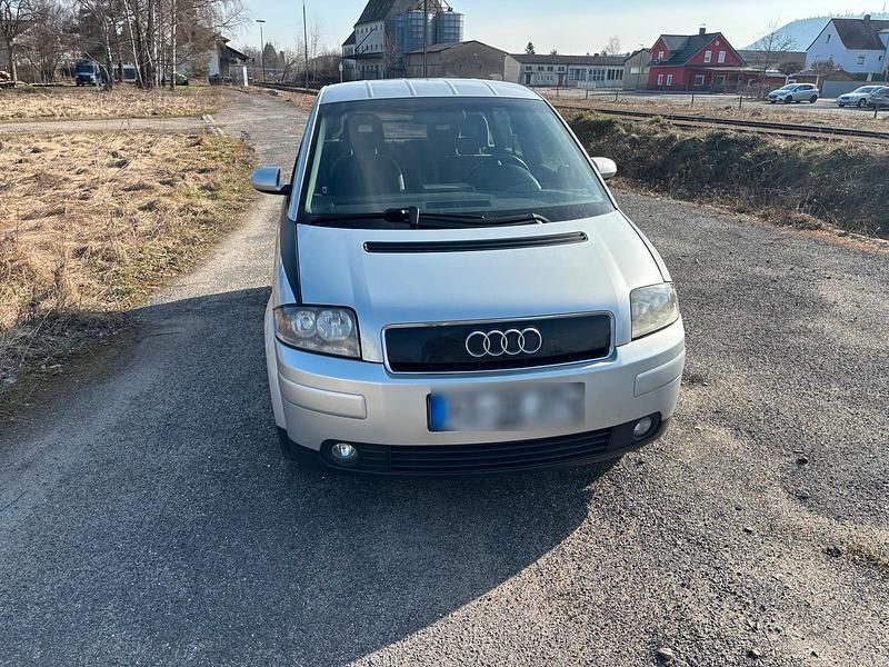 Usado Audi A2 S-Line 75 HP (55 kW) 2001 Prateado Citadino