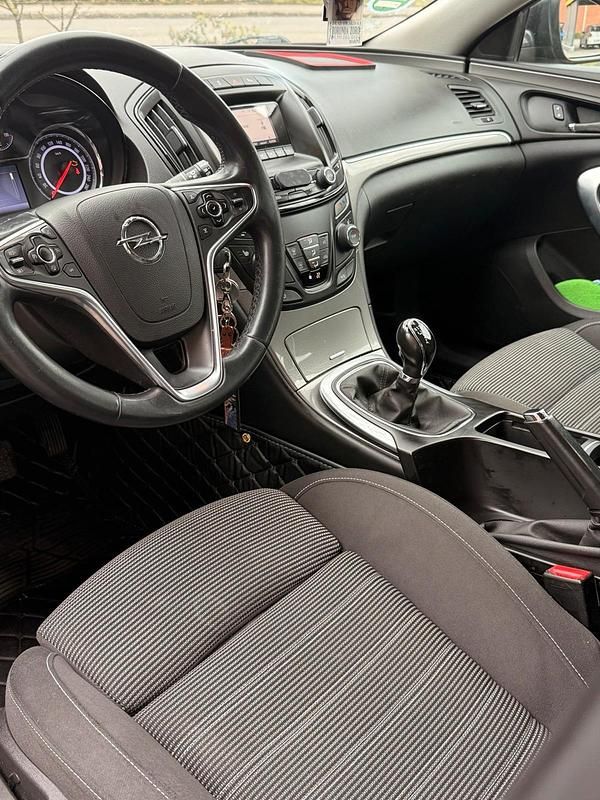 Gebraucht Opel Insignia 120 PS (88 kW) 2016 Schwarz Kombi