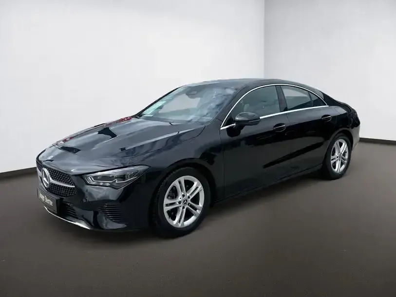 Gebraucht Mercedes CLA200 Progressive 150 PS (110 kW) 2023 Nachtschwarz uni Coupé