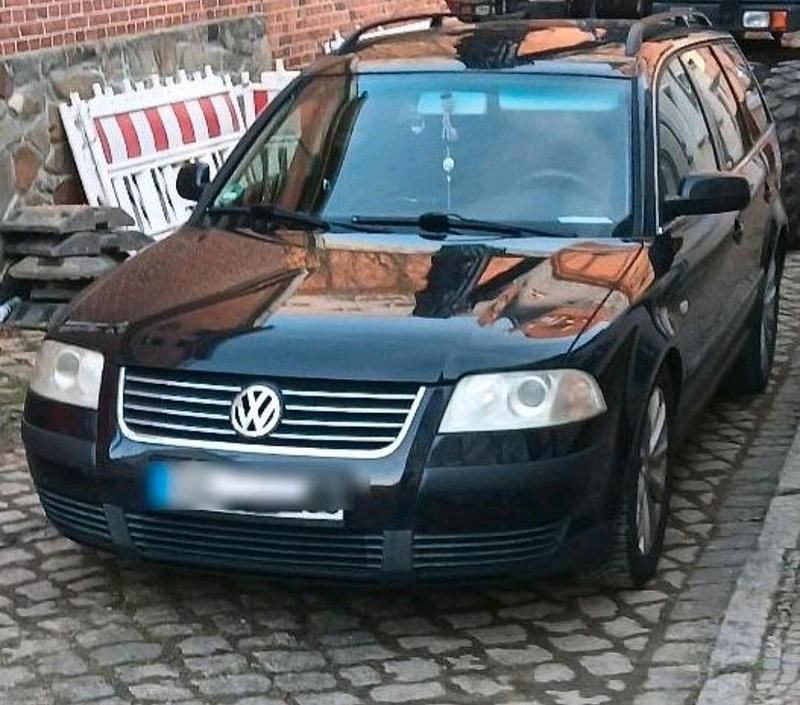Gebraucht VW Passat 102 PS (75 kW) 2001 Schwarz Kombi