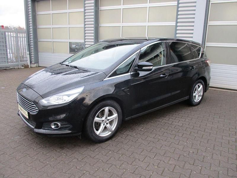 Gebraucht Ford S-MAX Titanium 150 PS (110 kW) 2019 Schwarz Van / Kleinbus