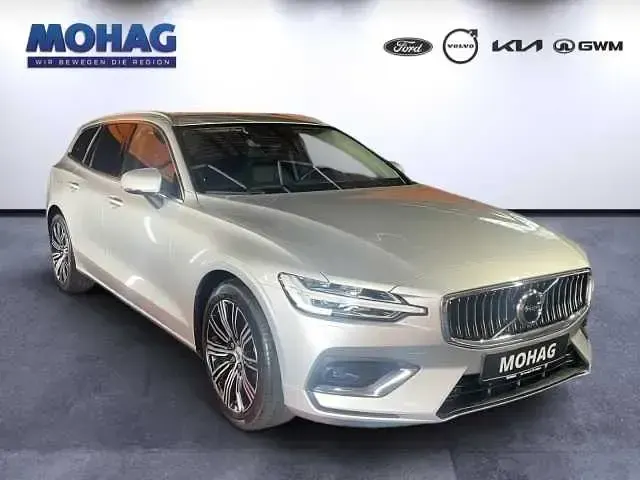 Gebraucht Volvo V60 145 PS (106 kW) 2022 Kombi