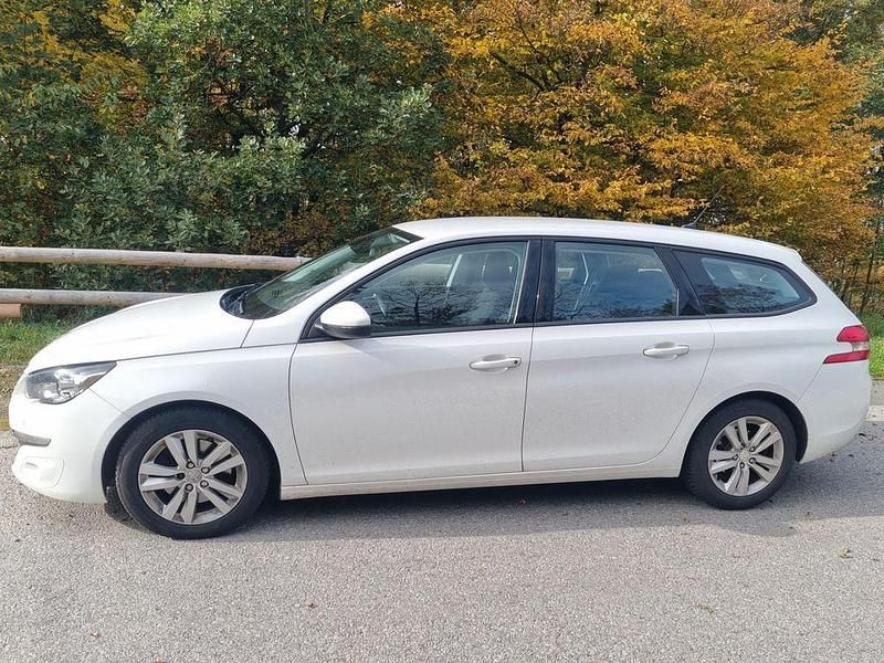 Weiß Gebraucht 2015 Peugeot 308 Active Kombi | 7.800 € (Fairer Preis) - Bild 1/4