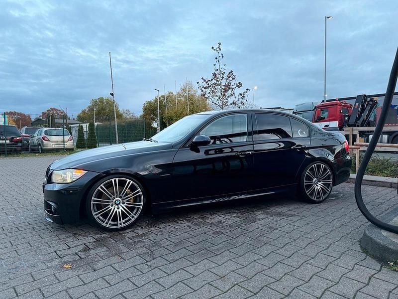 Gebraucht BMW 320 Shadowline 177 PS (130 kW) 2009 Schwarz Limousine
