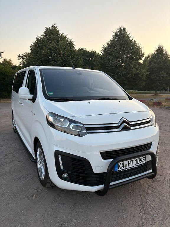 Weiß Gebraucht 2018 Citroën Spacetourer Feel Van | 28.500 € (Etwas zu teuer) - Bild 1/4