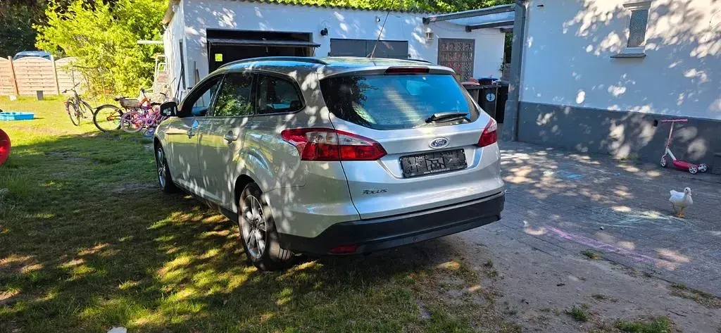 Gebraucht Ford Focus 116 PS (85 kW) 2014 Silber Limousine
