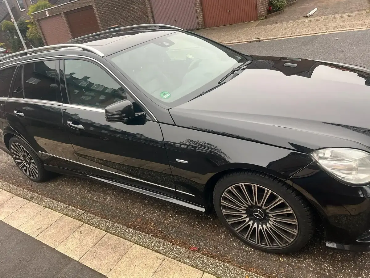 Gebraucht Mercedes E350 265 PS (194 kW) 2010 Schwarz Kombi
