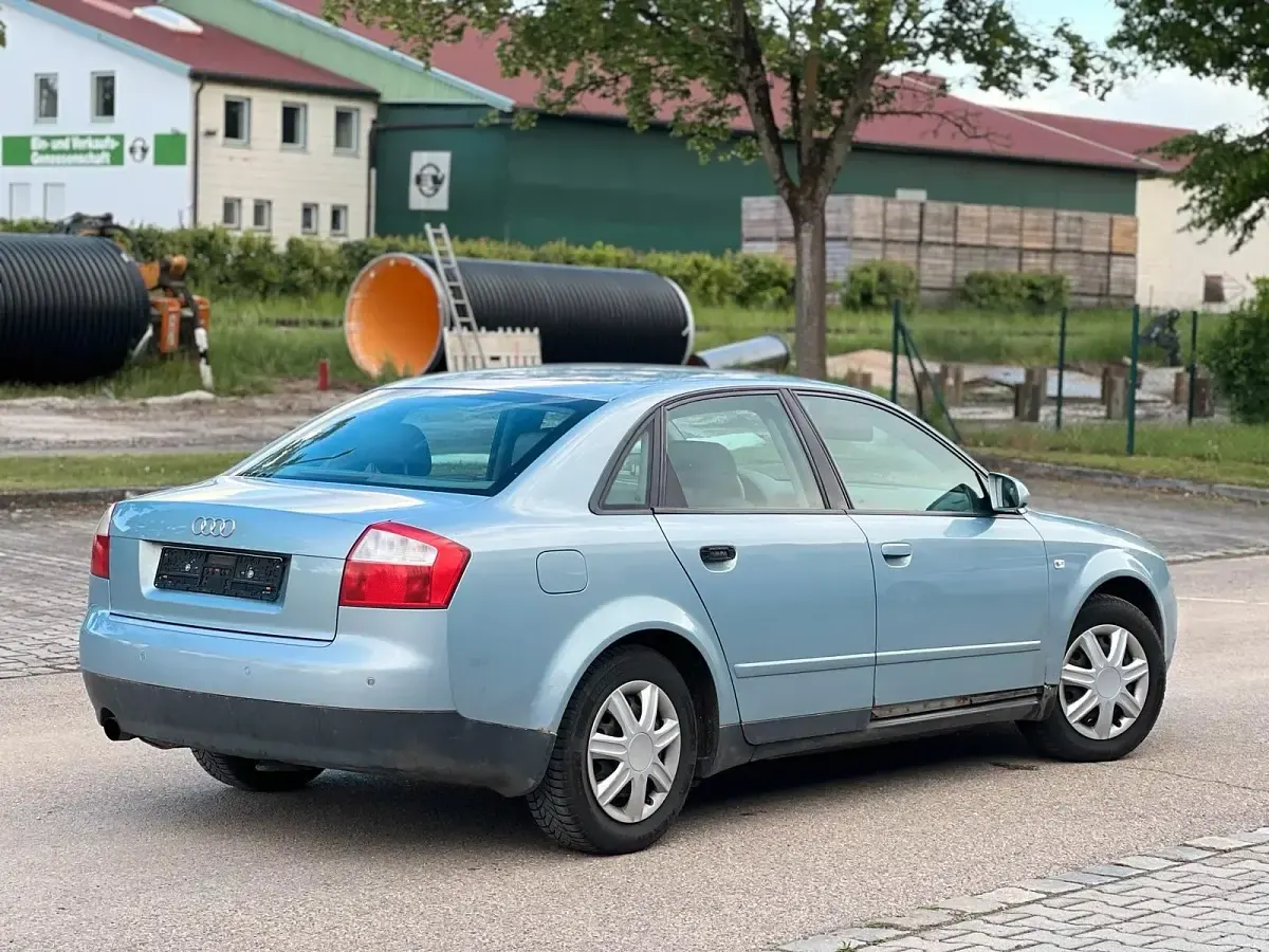 Gebraucht Audi A4 131 PS (96 kW) 2002 Blau Limousine