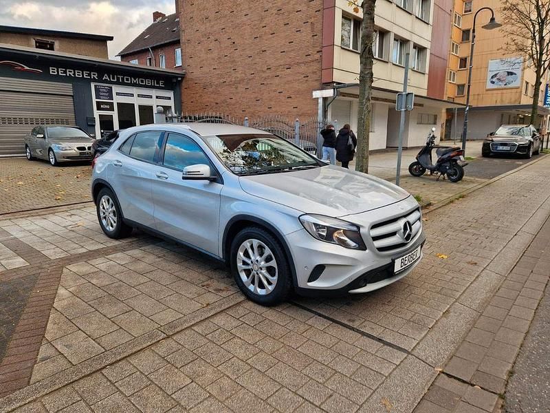 Gebraucht Mercedes GLA220 170 PS (125 kW) 2014 Silber SUV