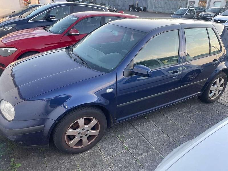 Blau Gebraucht 2002 VW Golf IV Limousine | 299 € (Superpreis) - Bild 1/4
