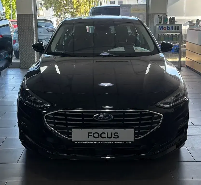 Neu Ford Focus Titanium 155 PS (114 kW) 2026 Schwarz Limousine