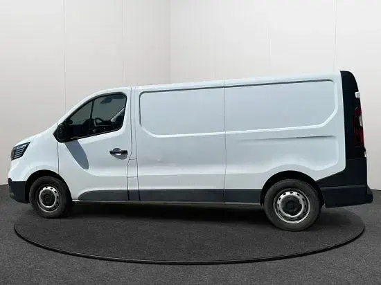 Gebraucht Renault Trafic Komfort 150 PS (110 kW) 2023 Gletscherweiss Van / Kleinbus
