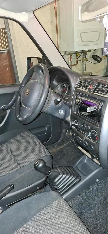 Grün Gebraucht 2017 Suzuki Jimny SUV | 12.100 € (Superpreis) - Bild 1/4
