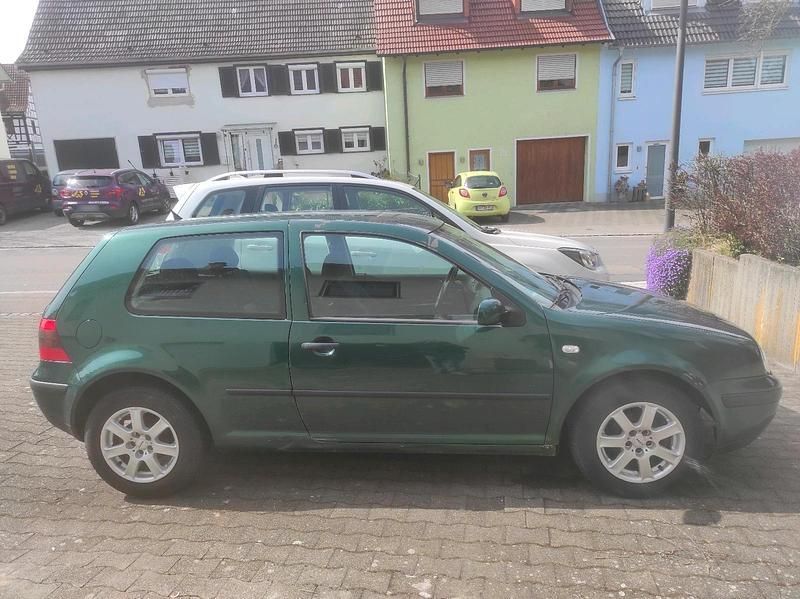 Gebraucht VW Golf IV 75 PS (55 kW) 2002 Grün Kleinwagen