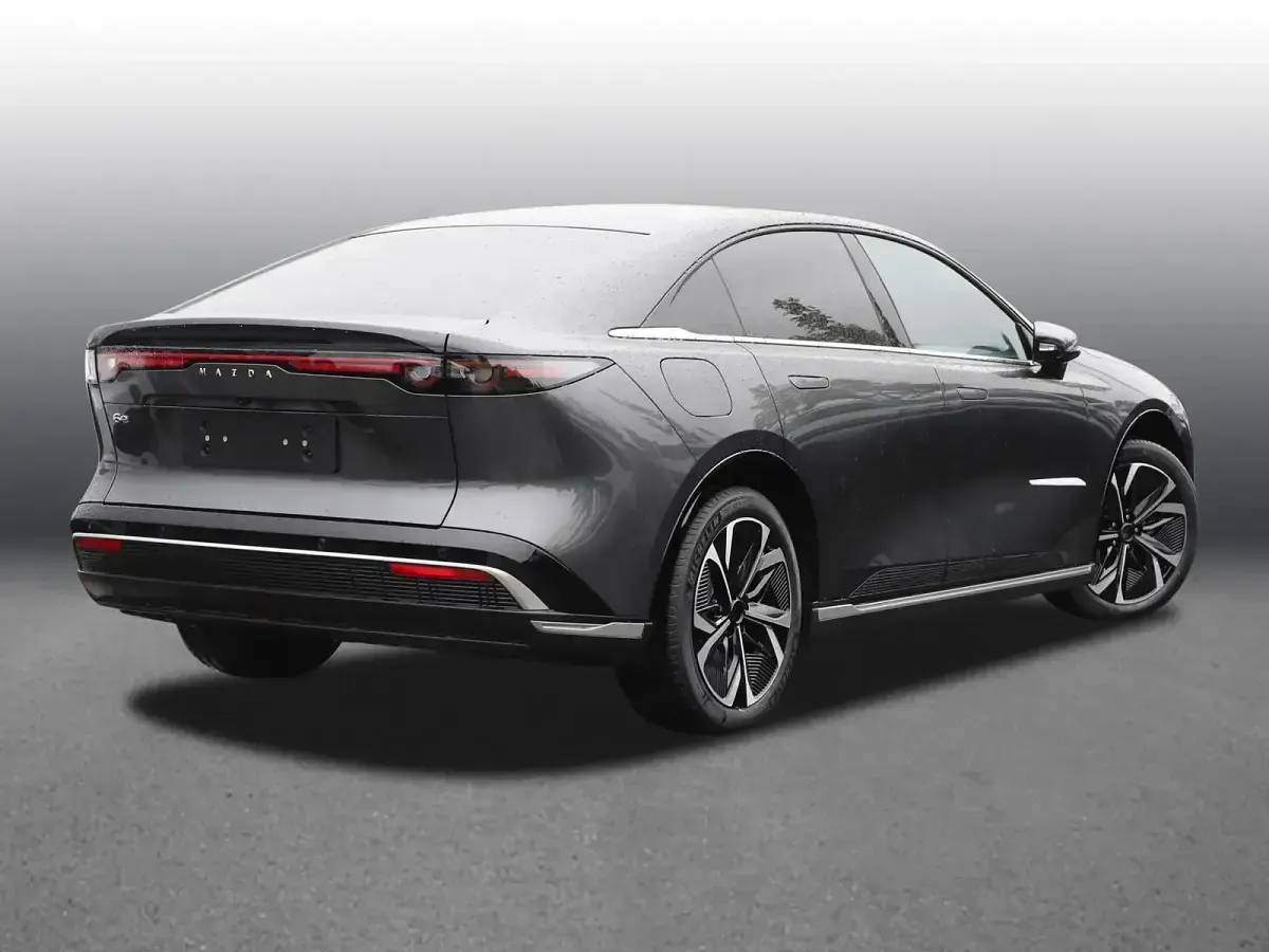 Gebraucht Mazda 6e Takumi-Line 180 kW (245 PS) 2025 Machine gray Limousine