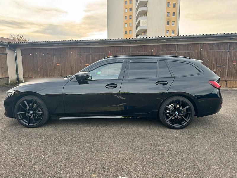 Gebraucht BMW 320 Shadowline 190 PS (139 kW) 2020 Schwarz Kombi