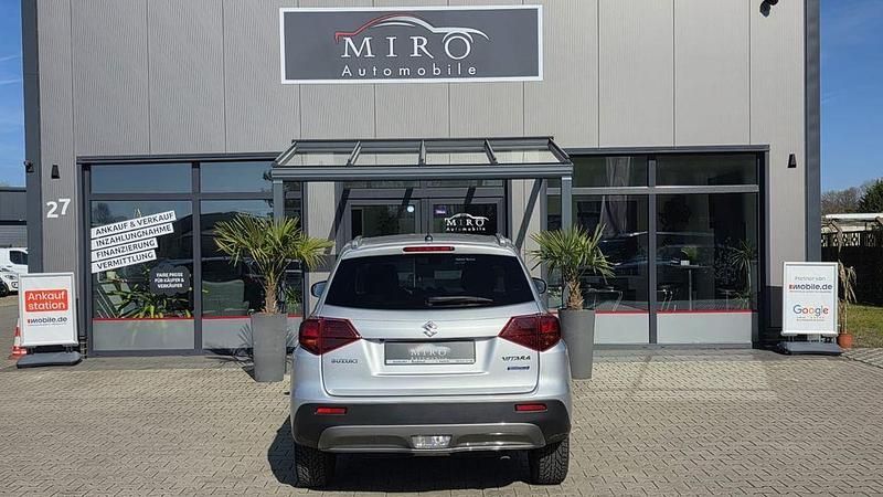 Gebraucht Suzuki Vitara Comfort 129 PS (94 kW) 2023 Silber SUV