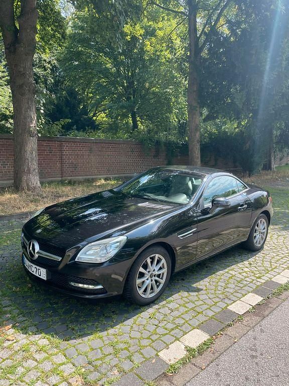 Schwarz Gebraucht 2012 Mercedes SLK200 Cabrio | 8.950 € (Superpreis) - Bild 1/4