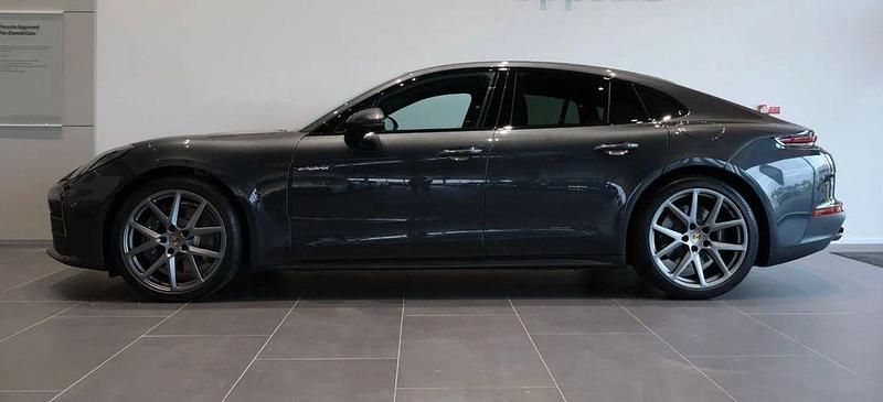 Gebraucht Porsche Panamera 4 471 PS (346 kW) 2025 Vulkangrau Limousine