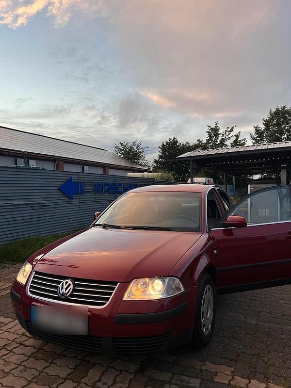 Gebraucht VW Passat 115 PS (84 kW) 2004 Rot Limousine