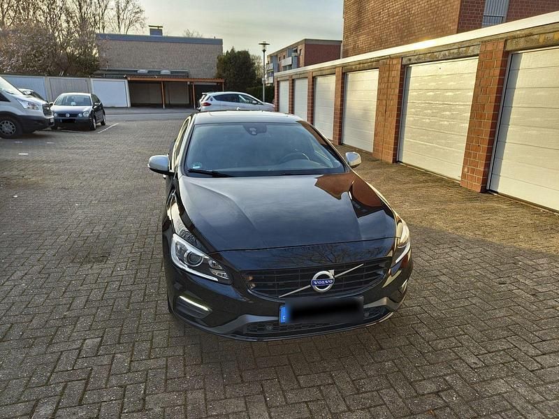 Gebraucht Volvo S60 R-Design 224 PS (164 kW) 2016 Schwarz Limousine