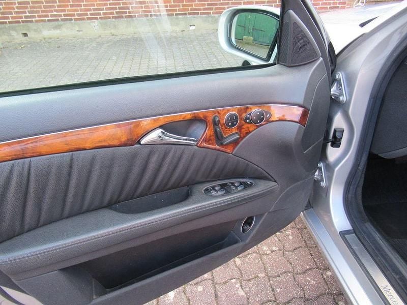 Gebraucht Mercedes E320 224 PS (164 kW) 2002 Silber Limousine