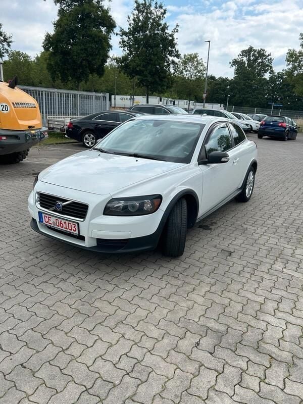 Weiß Gebraucht 2008 Volvo C30 Kleinwagen | 2.500 € (Guter Preis) - Bild 1/4