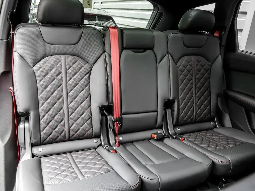 Neu Audi Q7 Business 286 PS (210 kW) 2026 Satellitsilber metallic SUV