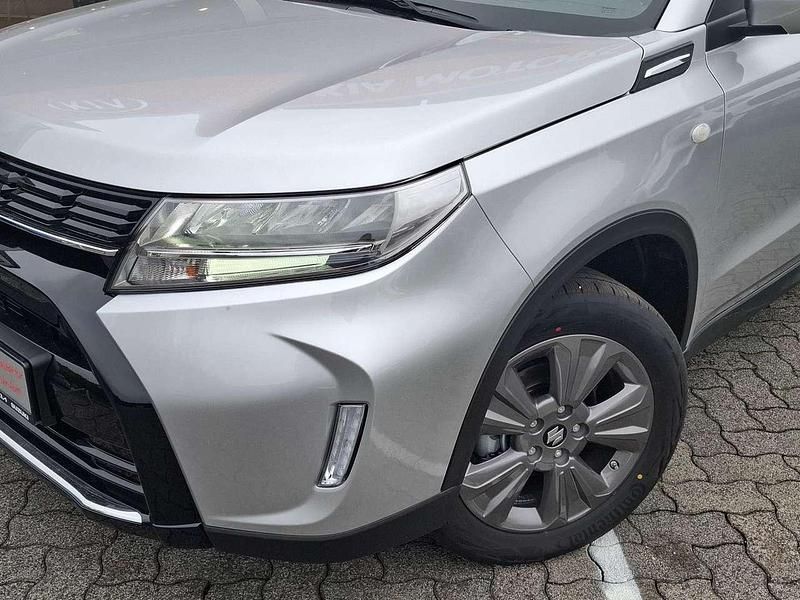 Neu Suzuki Vitara 109 PS (80 kW) 2026 Silky silver SUV