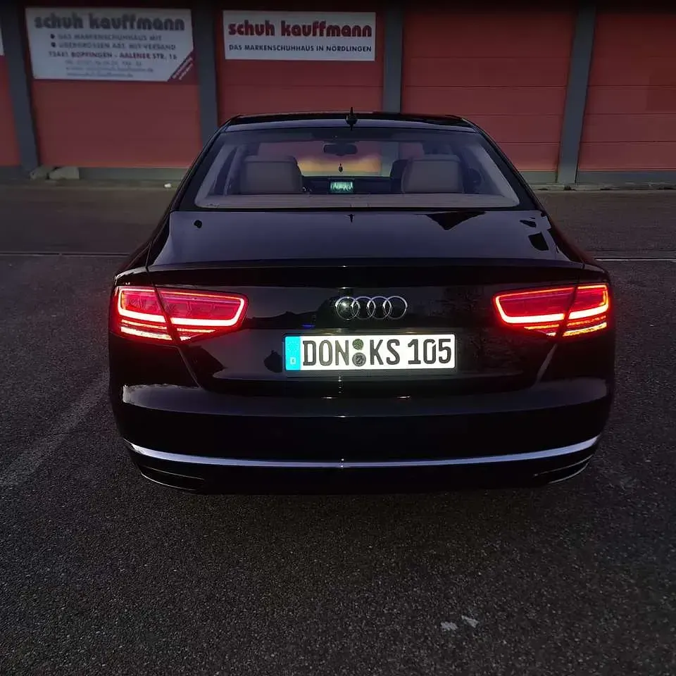 Gebraucht Audi A8L 351 PS (258 kW) 2011 Schwarz Limousine