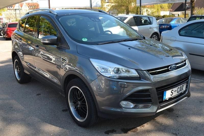 Usado Ford Kuga Titanium 182 HP (133 kW) 2013 Cinzento SUV