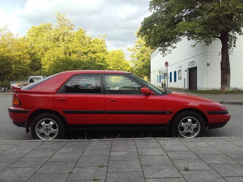 Rot Gebraucht 1992 Mazda 323F Coupé | 11.800 € - Bild 1/4