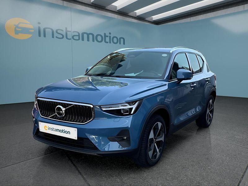 Blau Gebraucht 2024 Volvo XC40 Core SUV | 35.949 € (Fairer Preis) - Bild 1/4