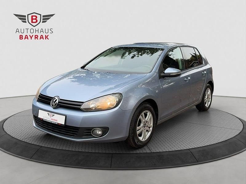 Gebraucht VW Golf VI 105 PS (77 kW) 2011 Blau Kleinwagen
