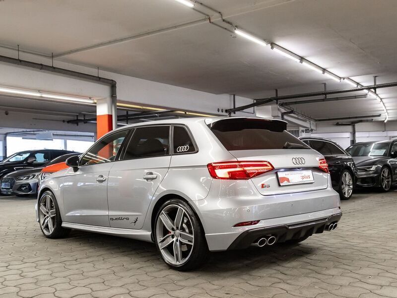 Gebraucht Audi S3 Design 300 PS (220 kW) 2019 Florettsilber metallic Limousine