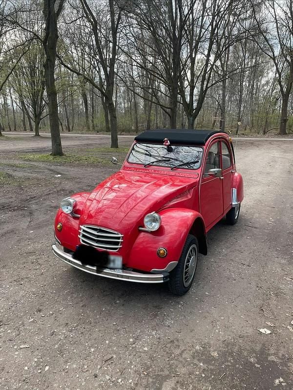 Second-hand Citroën 2CV 29 CP (21 kW) 1984 Roșu Berlinǎ