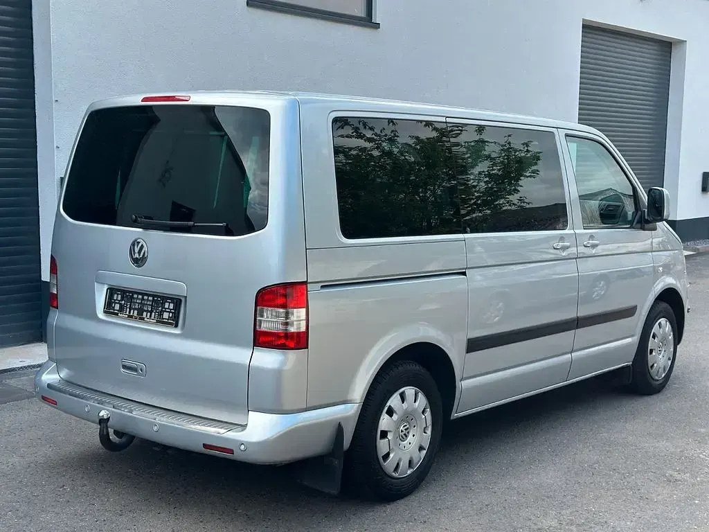 Gebraucht VW Caravelle 174 PS (127 kW) 2005 Silber Van